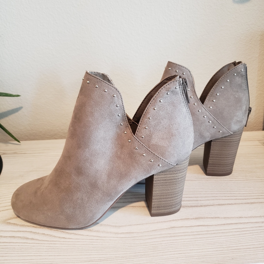 Torrid Taupe V-Cut Heeled Studded Booties Ankle Boots 9 Wide